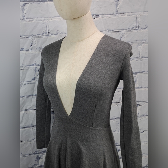 American Apparel Women's Dress Above Knee Mini Skirt Deep V XS *MINT CONDITION* - Picture 4 of 13